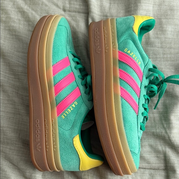 Adidas Women's Gazelle Platform Sneakers. - Picture 5 of 6